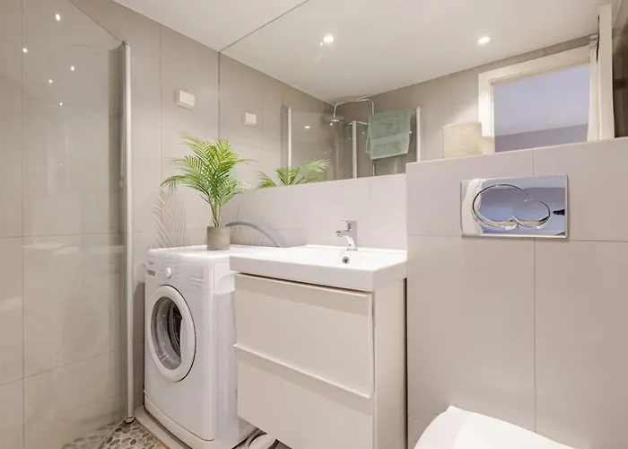 Staymate Apartment. 500m From The Royal Palace